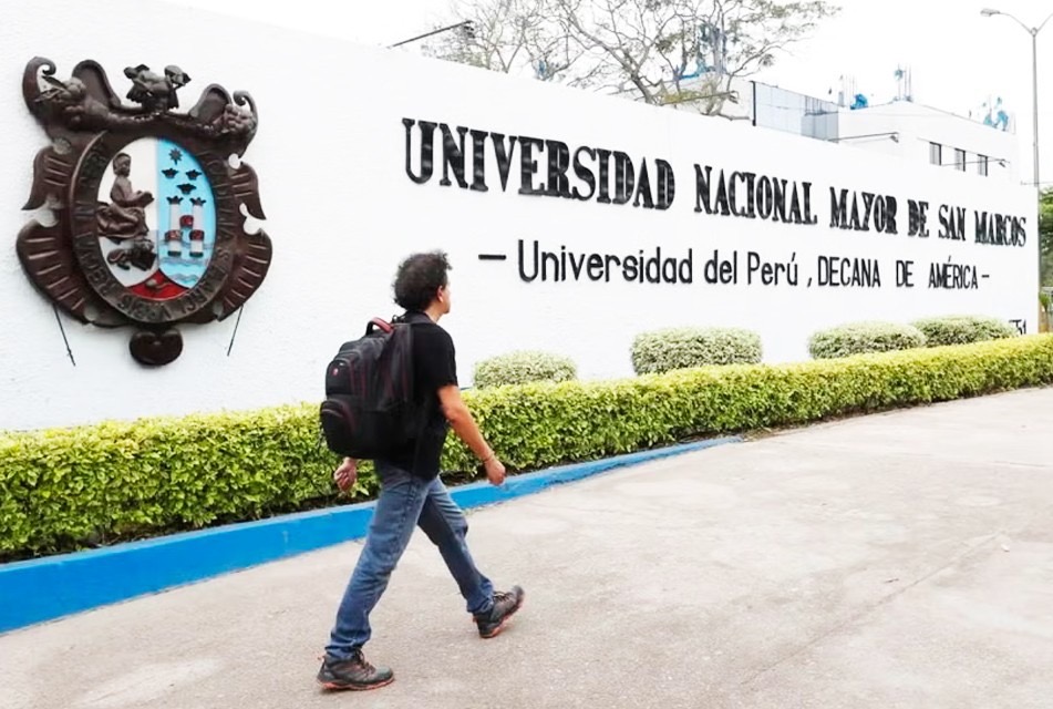 La Policía captura a tres presuntos extorsionadores dentro de la Universidad San Marcos
