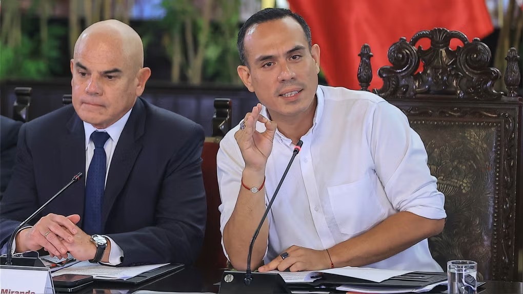 José Jerí viajó junto con las jóvenes que lo visitaron en Palacio y fueron contratadas días después en el Estado