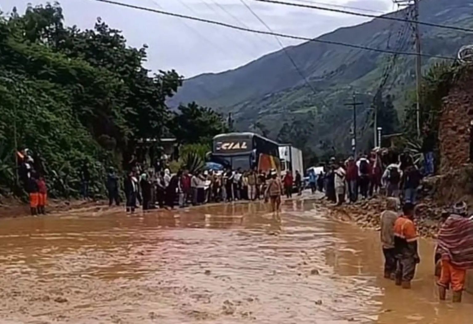 Prorrogan estado de emergencia en 134 distritos de 8 regiones por ...