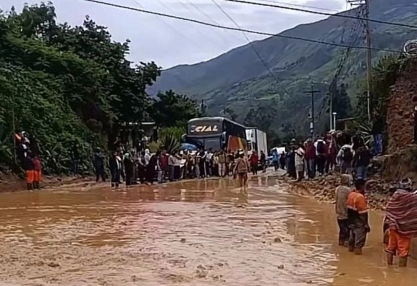Prorrogan estado de emergencia en 134 distritos de 8 regiones por peligro ante lluvias