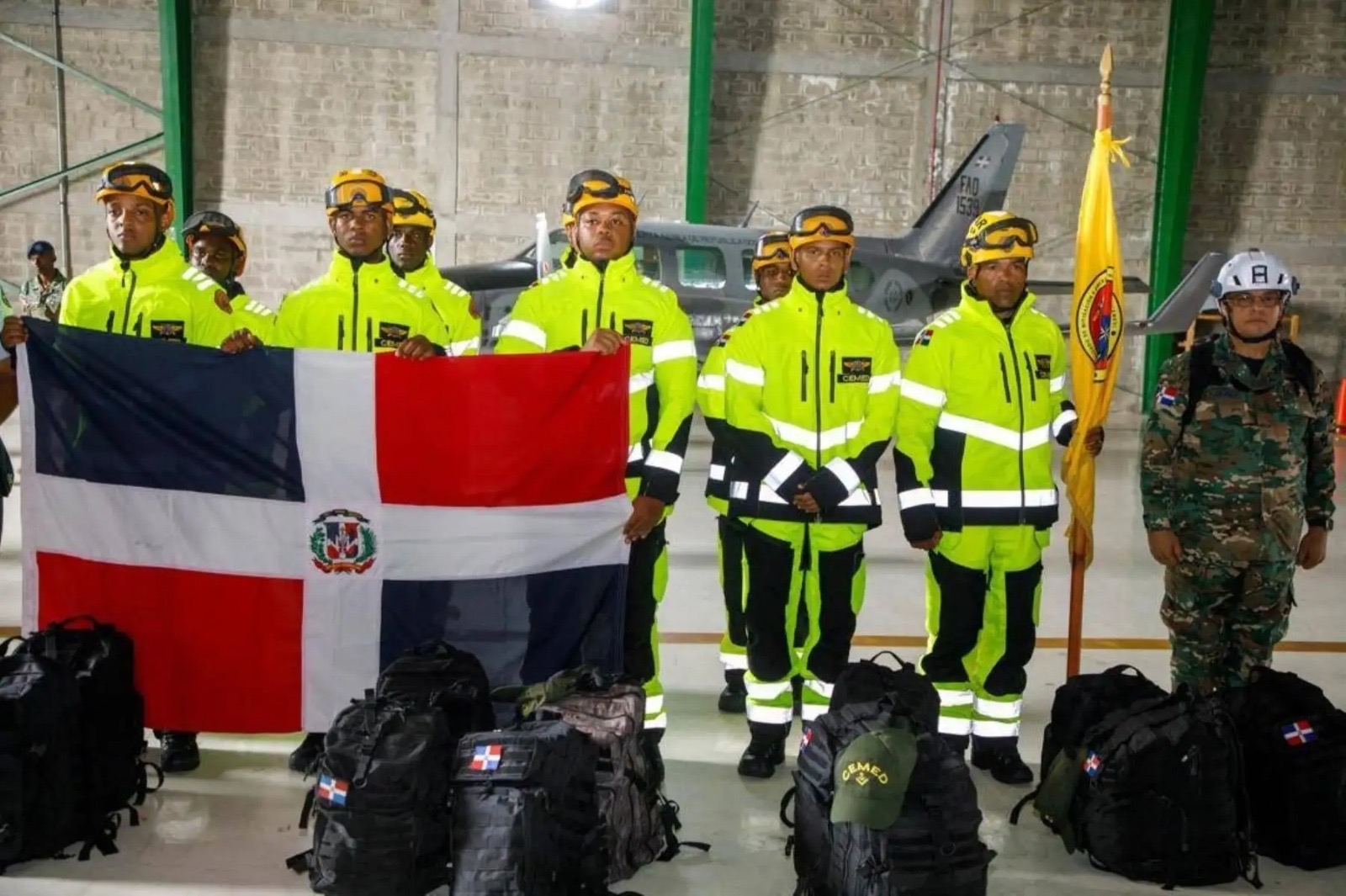 Terremotos en Venezuela: arriban rescatistas de República Dominicana y El Salvador