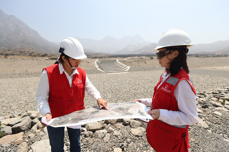 Contraloría: 32 obras públicas costaron más del doble y tardaron tres veces más de lo establecido en sus contratos